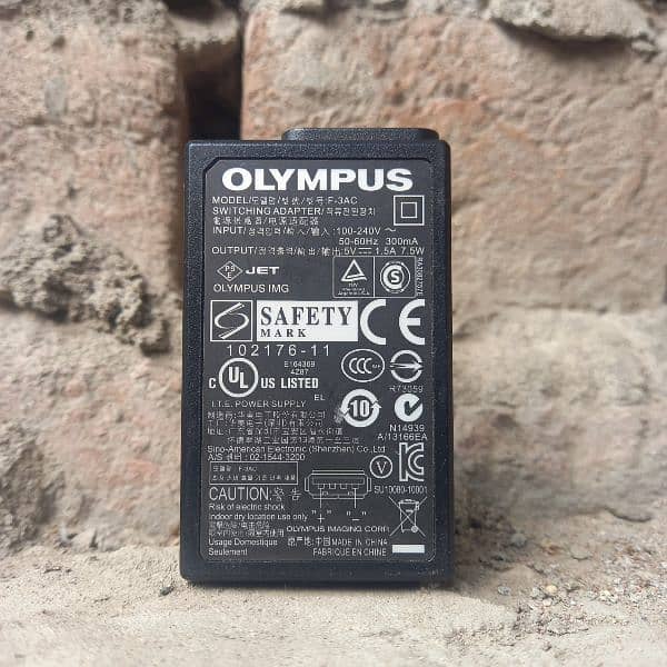 OLYMPUS FE-4030 DIGITAL CAMERA 17