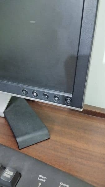 Acer Desktop PC | Old Model | Dell LCD with Keyboard 1