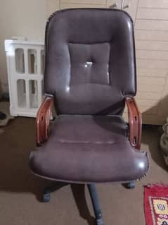 OFFICE CHAIR AND GAMING CHAIR