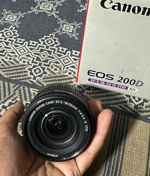 Canon EOS 200D with extra 50mm 1.8 Lens 3