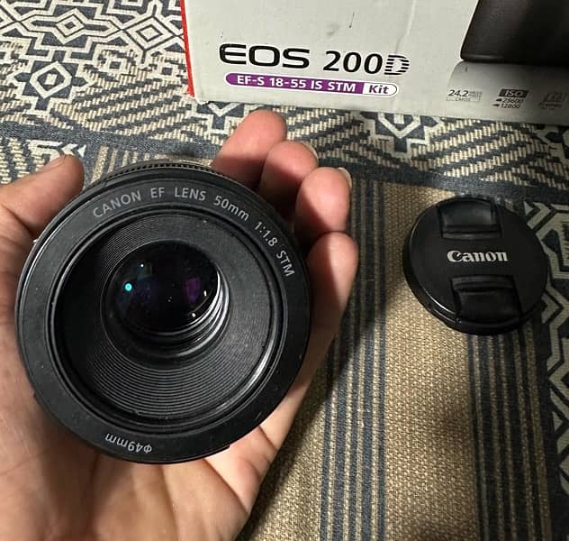 Canon EOS 200D with extra 50mm 1.8 Lens 5