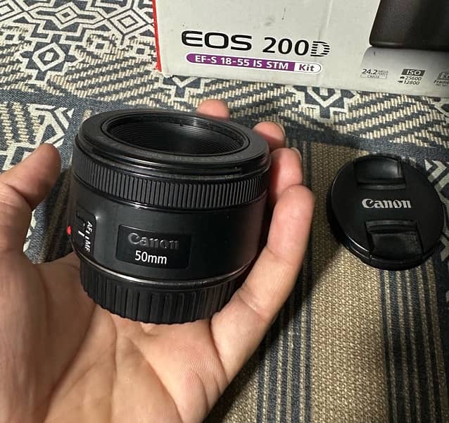 Canon EOS 200D with extra 50mm 1.8 Lens 6