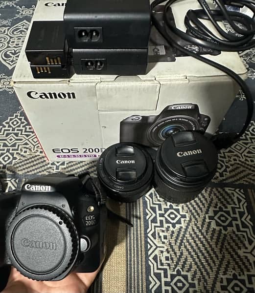 Canon EOS 200D with extra 50mm 1.8 Lens 16