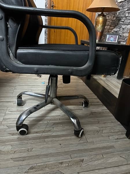 office table plus computer table with executive chair for sale 6