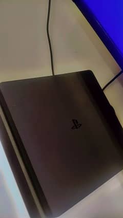 PS4 slim EXCELLENT CONDITION FOR SALE WITH 2 CONTROLLER AND 3cd FREE