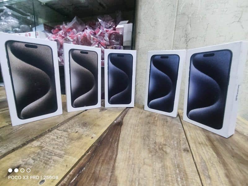 iPhone boxes 0