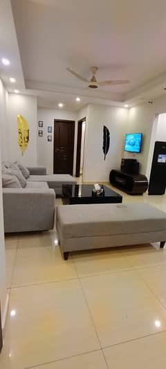 One bed Luxury appartment daily basis for rent in bahria town Lahore
