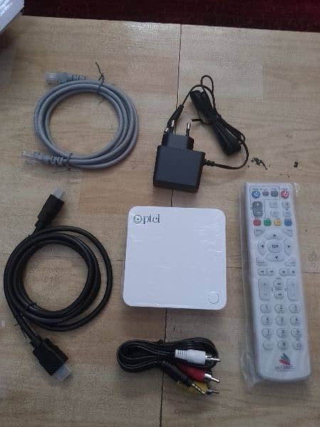 ptcl hs3 android smart tv box pack 1