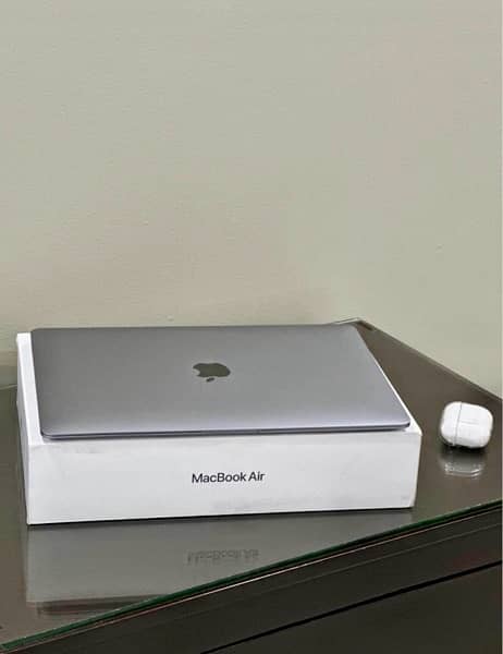 MacBook Air 2020 M1 Brand New Just Box Open 3