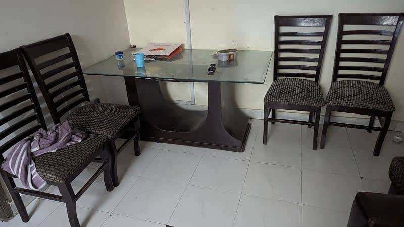 Stylish dining table for sale with 4 chairs 3