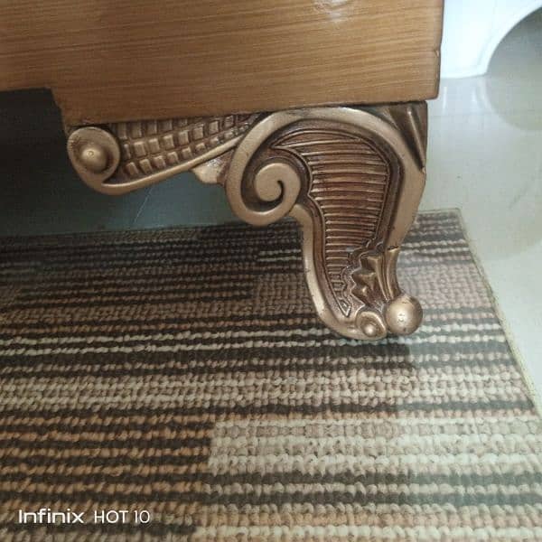 Center table brownish golden color 5