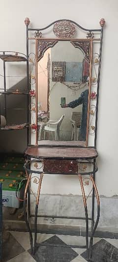 dressing table like new