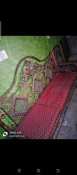 5 seater iron sofa and table in good condition 4