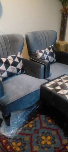 Very beautiful heavy Luxury diamond foam chairs with table03335138001