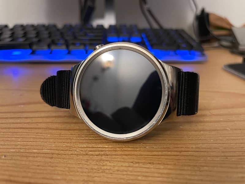 Huawei Watch Smart Watch with Original Charger 4