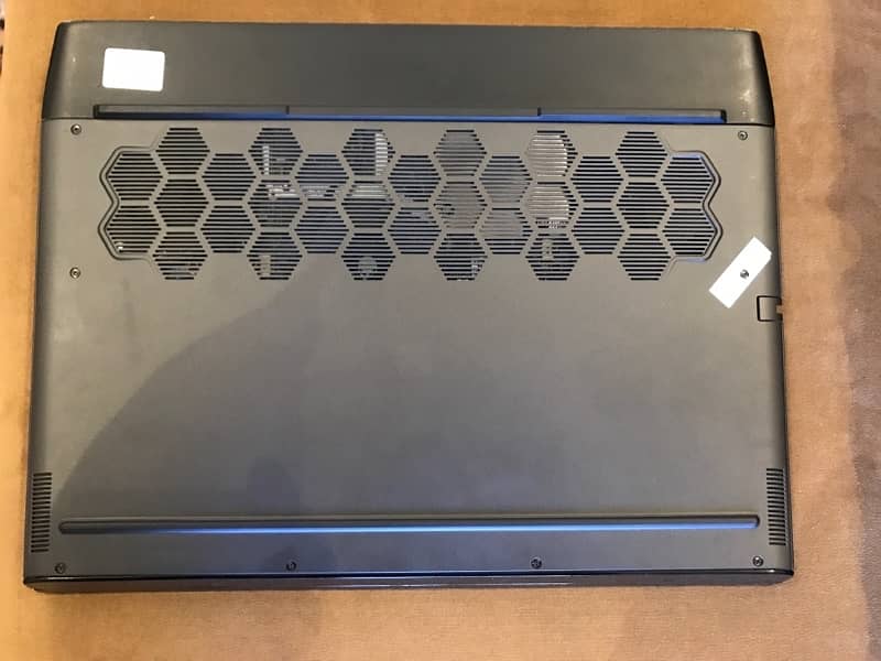 Dell Alienware R2 M15, Gaming Laptop in Good Condition 4