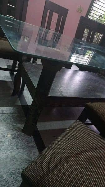 dining table/6 seater dining table the num on olx is not active 1