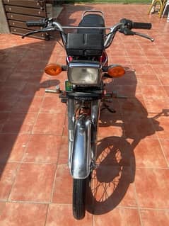 honda 125 neat and clean condition no work required 2016 model