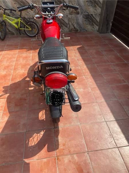 honda 125 neat and clean condition no work required 2016 model 1