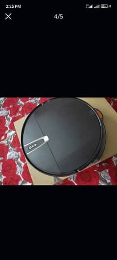 Robot Self vacuum cleaner 10/10 condition it's new only 1 time use.