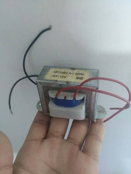 Transformer. 12 volt, 2 Amps(ampere) 1