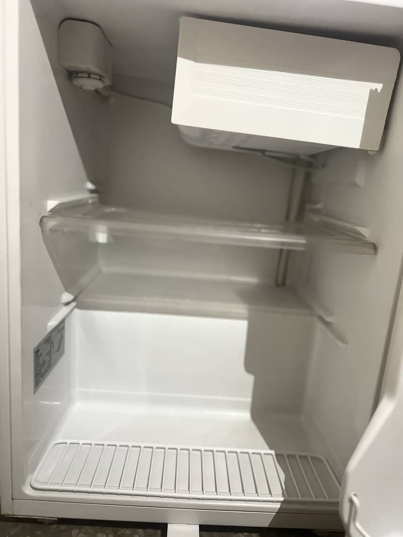 Mini fridge 10/10 2