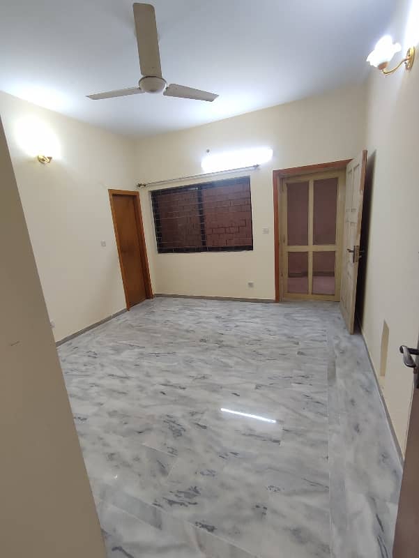 Beautiful 30*60 Ground portion available for rent in G-11 real pics 1