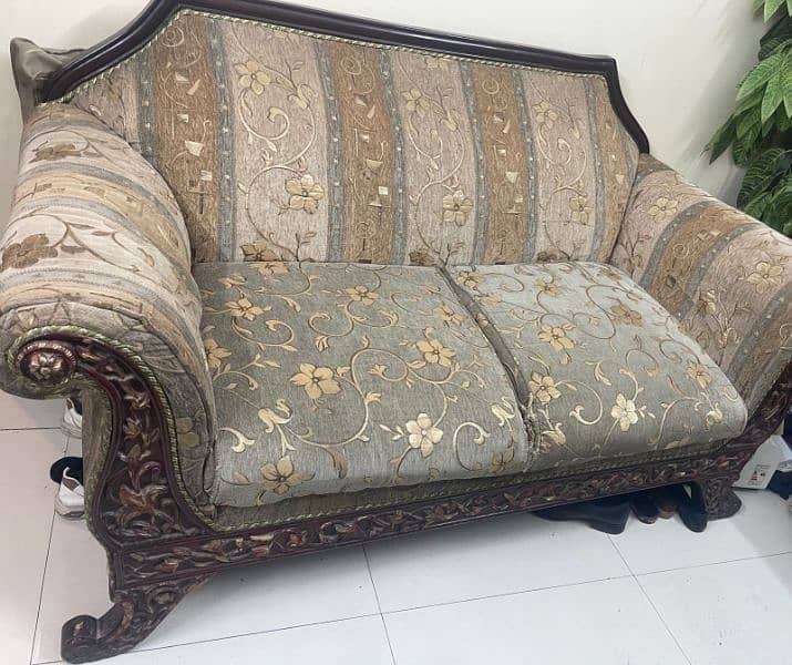 7 Seater Sofa Set in Very Good Condition 2