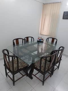 wooden Dinning Table along with 6 dinning chairs
