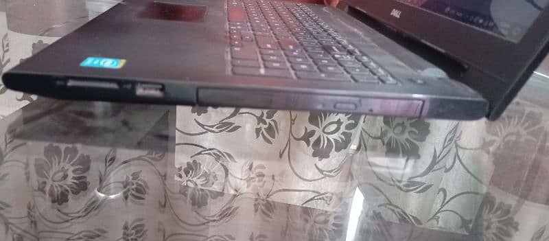 Dell Laptop 3