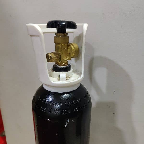 Oxygen cylinder brand new unused 2