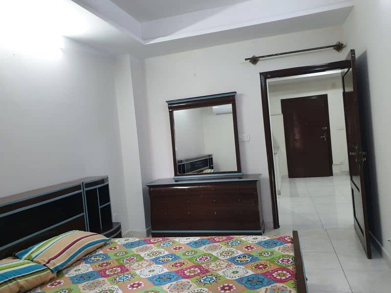 B-17 2bed fully furnished flat available for rent 4