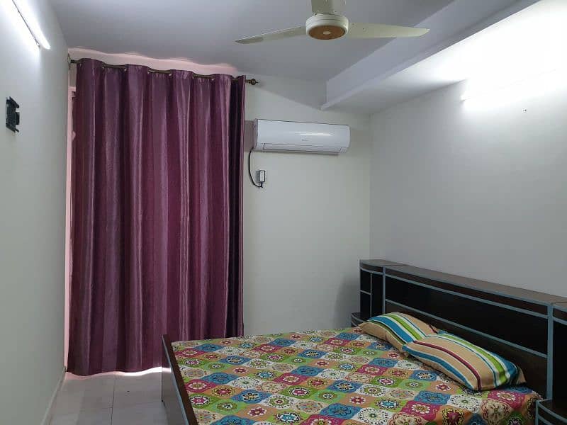 B-17 2bed fully furnished flat available for rent 8