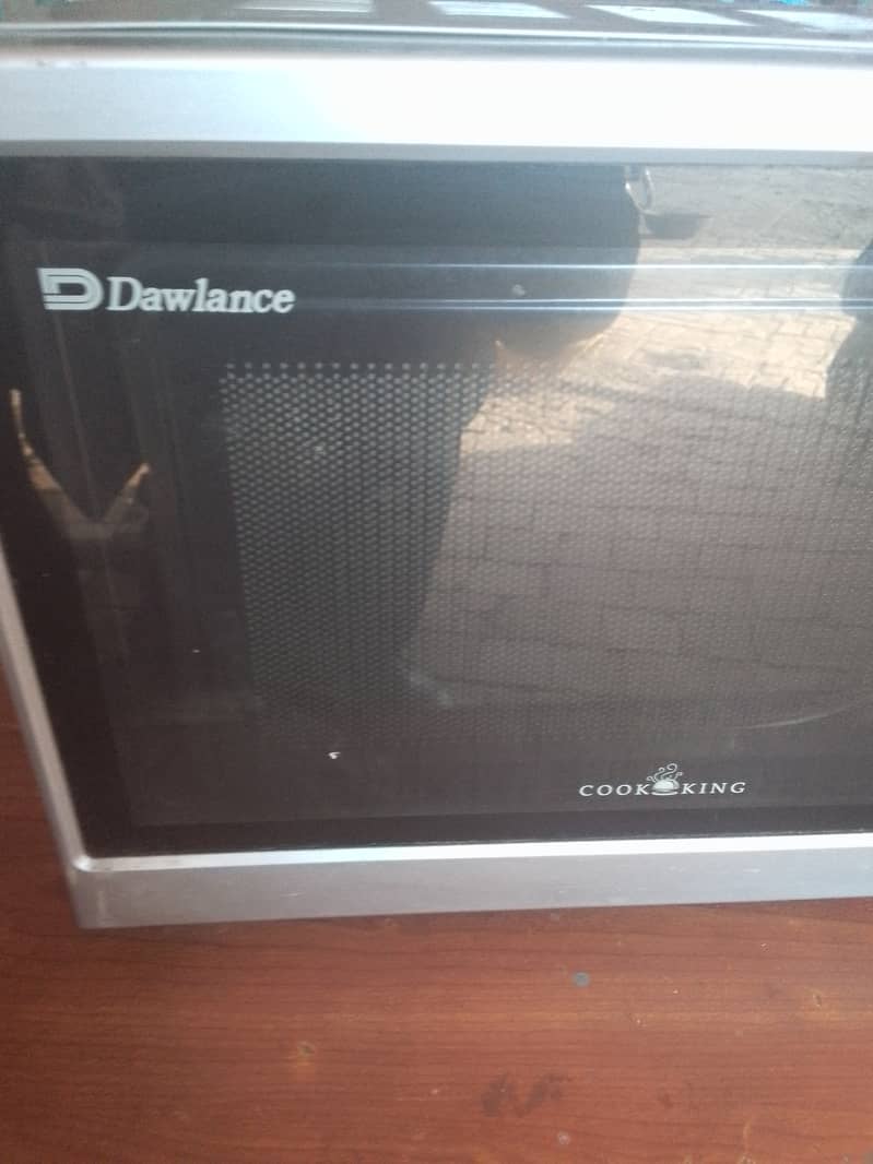 Dawlance Microwave Owen 100% like new 3