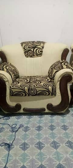 7 seater sofa set, with covers  condition, not damaged Anywhere .