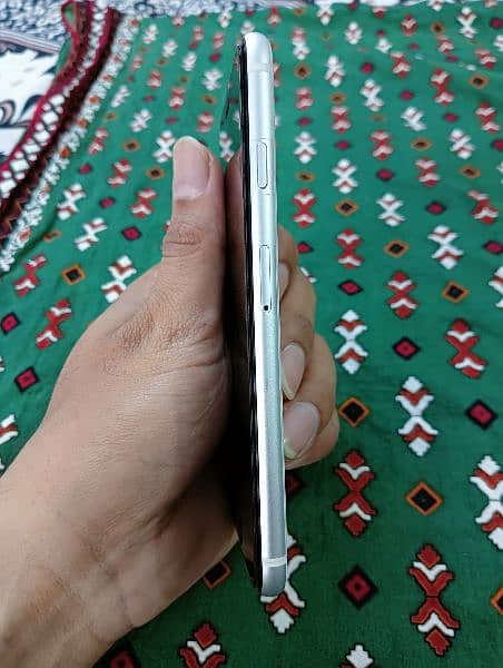 Apple iPhone SE 2020 PTA Approved 6