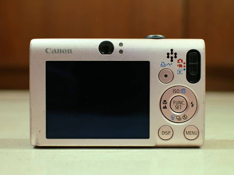 Canon IXUS 80 is digicam, Powershot SD1100 0