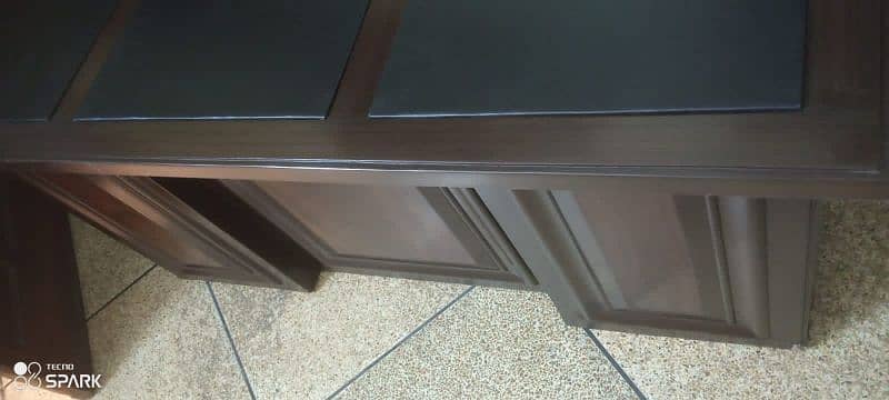 CEO Office Table Made in Sheesham for SALE Whatsapp only 2