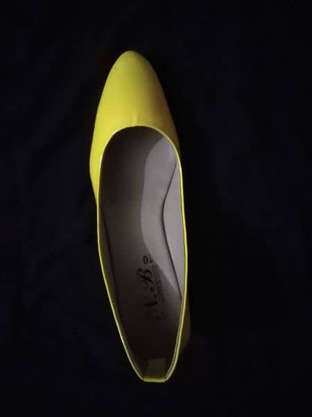 yellow heel for woman 1