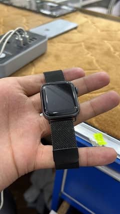 (40MM) Apple Watch Series 5
