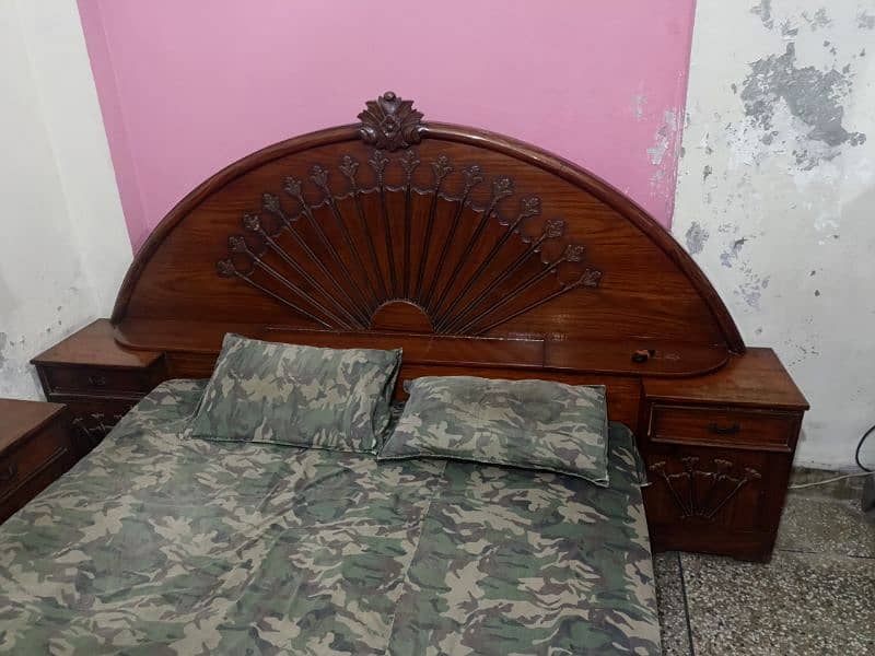 Double bed with Show case singhar 1