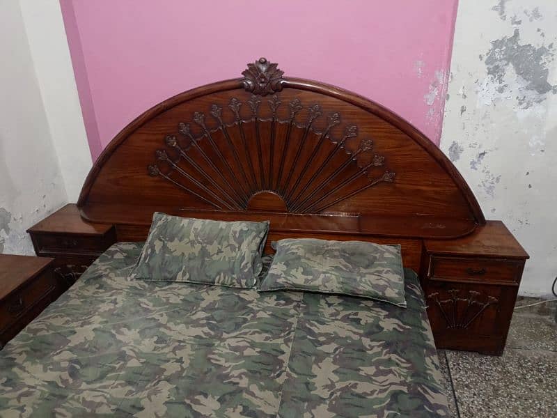 Double bed with Show case singhar 2