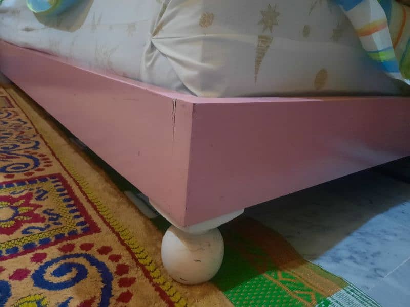 Baby bed with Spring Mattress. 1