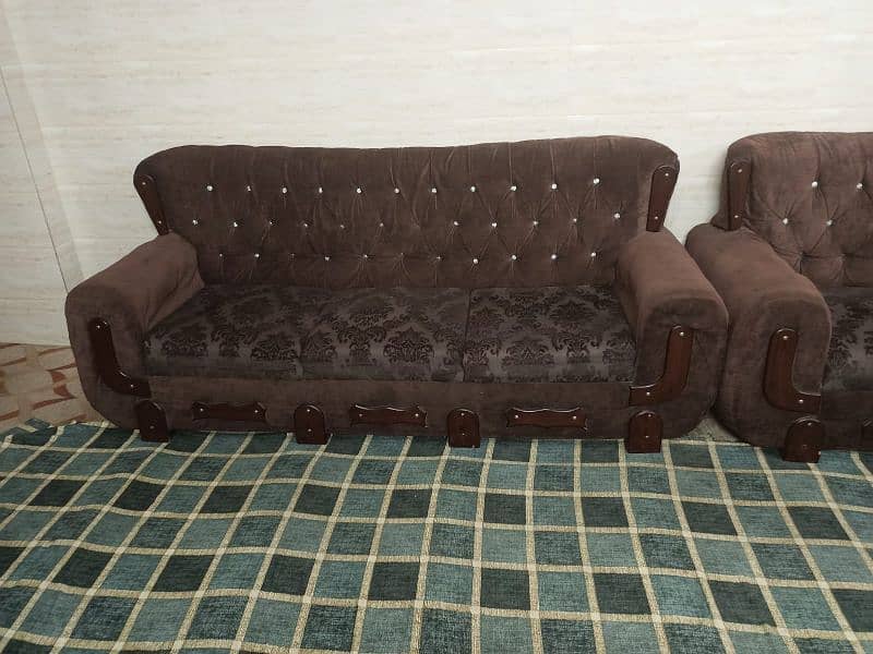 beautiful sofas slighthly used 0