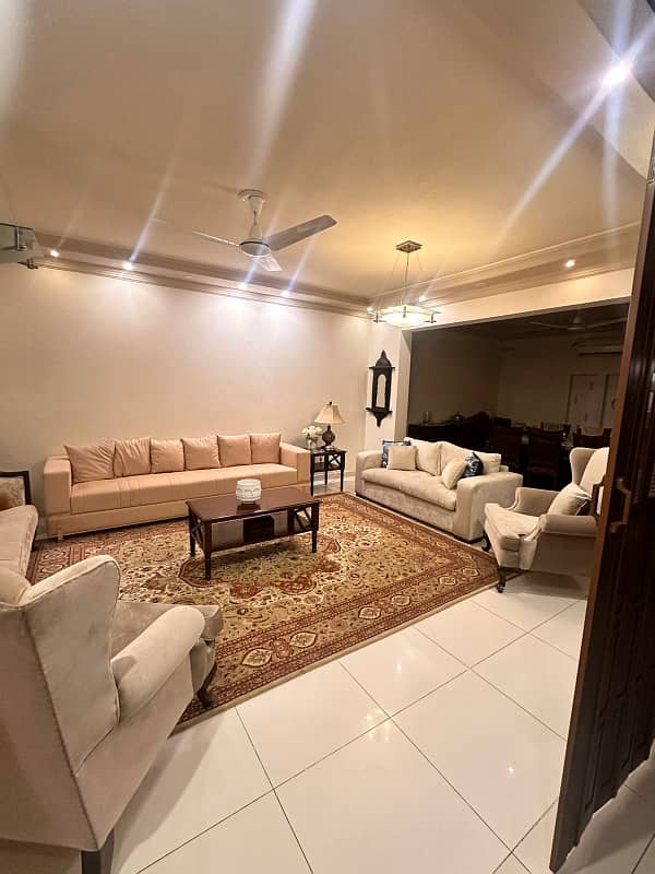 Luxurious 4 bedroom unfurnished apartment Available for sale in F11 Karkuram Enclave 8