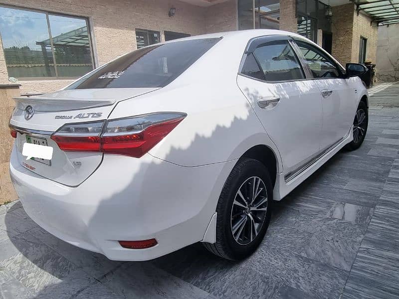 Toyota corolla altis 1.6 Super white 2