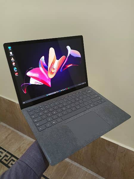 Microsoft surface laptop 3 8