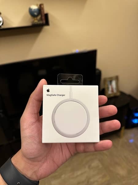 Apple Magsafe Charger 1