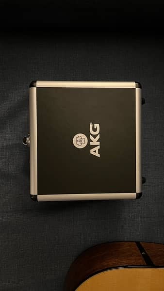 AKG P220 Condenser Microphone with box, shockmount 2
