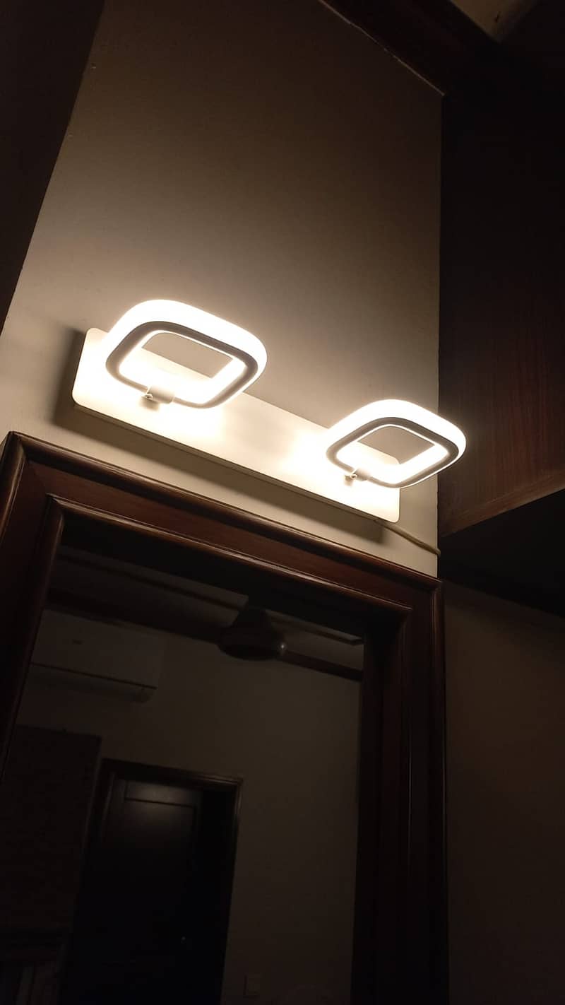 Modern Led mirror light can be used anywhere 0